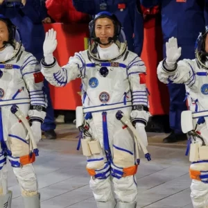 চীনের সর্বকনিষ্ঠ নভোচারীর সঙ্গে মহাকাশে পাঠানো হলো ৪টি কালো ইঁদুর