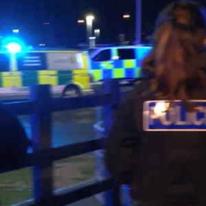 যুক্তরাজ্যে ট্রেনে ছুরিকাঘাতে আহত ৯, দুই সন্দেহভাজন আটক