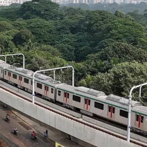 মেট্রোরেল চলাচলে বিঘ্ন
