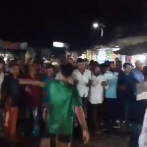 মননোয়নকে কেন্দ্র করে ফুলবাড়ীয়ায় বিএনপির একাংশের প্রতিবাদ মিছিল