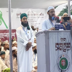 ‘নৌকা-ধান-লাঙল বুকে নিয়ে কেউ ঘুমায় না, কিন্তু হাতপাখা সবাই বুকের ওপর রাখে’