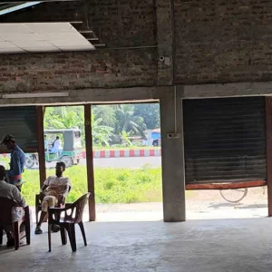 নাটোরে দোকানের শাটার ভেঙ্গে ১৫০ বস্তা চাল চুরি