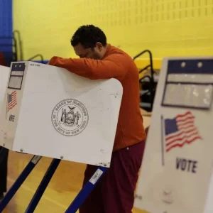 নিউইয়র্কে মেয়র নির্বাচনের ভোটগ্রহণ শুরু হয়েছে