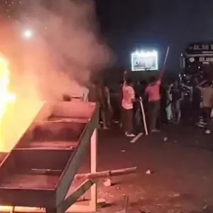 বিএনপির মনোনয়ন না পাওয়ায় ঢাকা–ভাঙ্গা এক্সপ্রেসওয়েতে টায়ার জ্বালিয়ে বিক্ষোভ