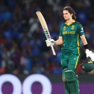 বিশ্বকাপে রেকর্ড গড়ে র্যাংকিংয়ের শীর্ষে ভলভার্ট