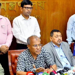 শাহজালাল বিমানবন্দরের হাতিয়ার চুরির অভিযোগ তদন্তাধীন: স্বরাষ্ট্র উপদেষ্টা