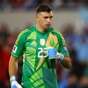 আর্জেন্টিনার দল থেকে বাদ পড়তে পারেন মার্টিনেজ