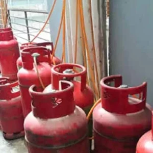 কুষ্টিয়ায় অনুমোদনহীনভাবে গ্যাস সিলিন্ডার বিক্রি, বাড়ছে দুর্ঘটনার ঝুঁকি