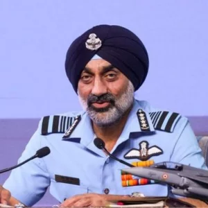 প্রথম দিনই পাকিস্তানকে যুদ্ধবিরতির প্রস্তাব দিয়েছিলাম, দাবি ভারতের বিমানবাহিনীর প্রধানের