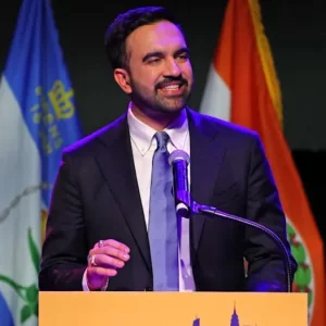 ‘আওয়াজ বাড়ান’ বিজয় ভাষণে ট্রাম্পকে মামদানি