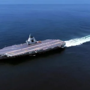 চীনের নৌবাহিনীতে যুক্ত হলো নতুন বিমানবাহী রণতরী ‘ফুজিয়ান’