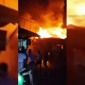 লক্ষ্মীপুরে ভয়াবহ অগ্নিকাণ্ড, ২০ দোকান পুড়ে ছাই