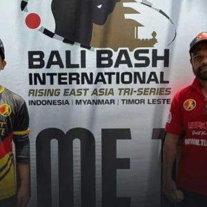 একসঙ্গে খেললেন বাবা-ছেলে, আন্তর্জাতিক ক্রিকেটে ইতিহাস