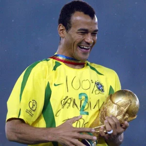 কাফু আসবেন, বিশ্বাস করাতেই এক ঘণ্টা পার