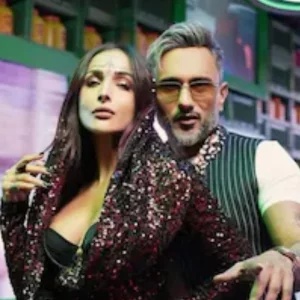 মালাইকার অশালীন নাচে বিপাকে হানি সিং