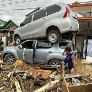 ‘কালমায়েগি’র রেশ না কাটতেই ফিলিপাইনের দিকে ধেয়ে আসছে টাইফুন ‘ফাং-ওং’