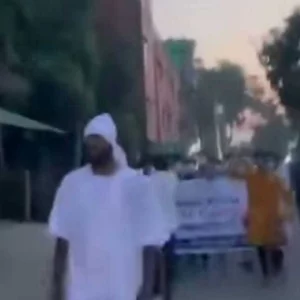 কাফনের কাপড় পরে ছাত্রলীগের ঝটিকা মিছিল