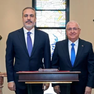 আফগান-পাকিস্তান উত্তেজনা ‘থামাতে’ ইসলামাবাদ যাচ্ছেন তুর্কি মন্ত্রীরা