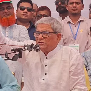 আমাদের ঘাড়ের ওপর গণভোট ও সনদ চাপিয়ে দেওয়া হচ্ছে: মির্জা ফখরুল
