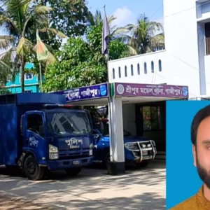 গ্রেপ্তারের পর পুলিশের থেকে হাতকড়াসহ স্বেচ্ছাসেবক লীগ নেতাকে ছিনিয়ে নিল স্বজনরা