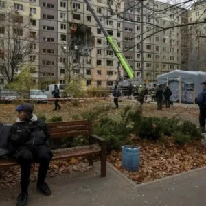 এক রাতে ইউক্রেনে ৫০৩ হামলা রাশিয়ার, নিহত ১১