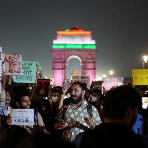 ‘শ্বাস-প্রশ্বাস আমাদের মেরে ফেলছে’, নয়াদিল্লিতে দূষণবিরোধী বিক্ষোভে পুলিশের ধরপাকড়