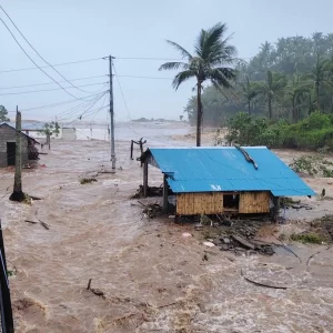 দুর্বল হয়ে পড়েছে টাইফুন ‘ফাং-ওং’, ফিলিপাইনে চার জনের মৃত্যু