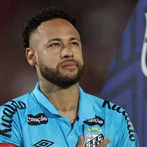 বারবার ফাউল ও দুয়োর শিকার, রেফারিকে ‘খারাপ ও অহংকারী’ বললেন নেইমার