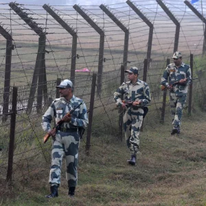বাংলাদেশ, পাকিস্তান ও নেপাল সীমান্তে উচ্চ সতর্কতা জারি ভারতের