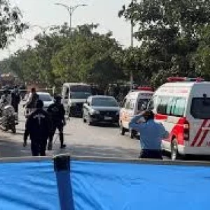 পাকিস্তানে আদালতের বাইরে বিস্ফোরণ, নিহত ১২