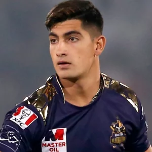 পাকিস্তানের বোলার নাসিম শাহের বাসভবনের গেটে দুর্বৃত্তদের গুলি