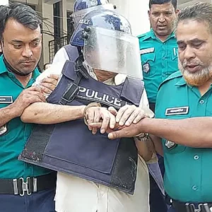 ‘এই তুমি সামনে যাও, বেশি লাফাচ্ছ’, পুলিশ সদস্যকে কামরুল ইসলাম