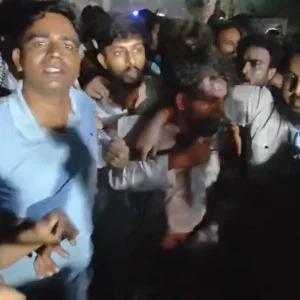 এনসিপি কার্যালয়ের সামনে ককটেল বিস্ফোরণের ঘটনায় আটক ৫