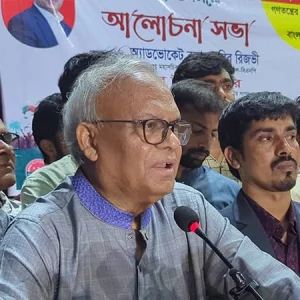শেখ হাসিনার নির্দেশেই কয়েকটি বাসে আগুন: রিজভী
