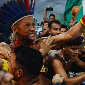 ব্রাজিলে কপ৩০ সম্মেলন ভেন্যুতে আদিবাসী বিক্ষোভকারীদের সঙ্গে নিরাপত্তারক্ষীদের সংঘর্ষ