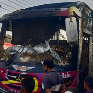 ময়মনসিংহে বাসে আগুন দেওয়ার ঘটনায় আওয়ামী লীগ নেতা গ্রেপ্তার