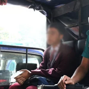 নিষিদ্ধ ছাত্রলীগ সন্দেহে ধানমন্ডি ৩২ থেকে এক কিশোর আটক