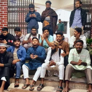 শাকসুর দাবিতে রেজিস্ট্রার ভবনে তালা দিলো শাবিপ্রবি শিক্ষার্থীরা