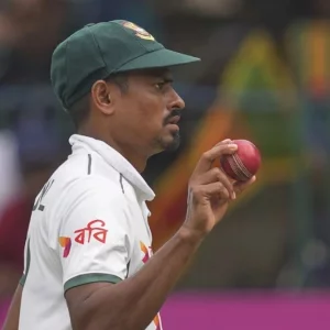 ৫০০ উইকেটের মাইলফলক তাইজুলের