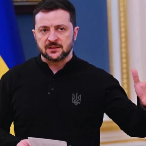 দুর্নীতির অভিযোগে দুই মন্ত্রীকে বরখাস্ত করলেন জেলেনস্কি