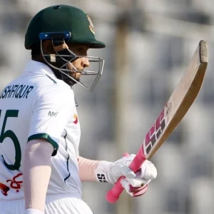 শততম টেস্টে ৯৯ রানে অপরাজিত ছিলেন মুশফিকুর রহিম