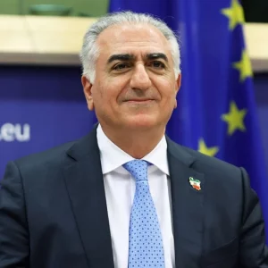 ক্ষমতায় গেলে ইরানের পরমাণু কর্মসূচি বন্ধের ঘোষণা রেজা পাহলভির