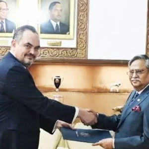 রাষ্ট্রপতির কাছে পরিচয়পত্র পেশ করলেন নতুন মার্কিন রাষ্ট্রদূত
