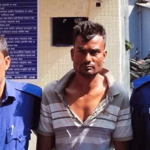 সিরাজগঞ্জে ‘ডাকাত সর্দার’ কেচুকে পুলিশে দিলেন স্বজনরা