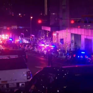 টেক্সাসের পানশালায় বন্দুকধারীর হামলায় নিহত ৩, আহত ১৪