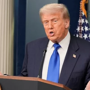 ইরানে এক আঘাতেই ৪৮ জন নেতা ‘খতম হয়ে গেছেন’: ডোনাল্ড …