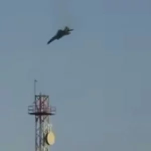 কুয়েতের আকাশে মার্কিন এফ-১৫ যুদ্ধবিমান বিধ্বস্ত করলো ইরান