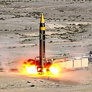 যুদ্ধ কৌশলে ভয়াবহ পরিবর্তন, ১ হাজার কেজির মিসাইল ছুড়ছে ইরান