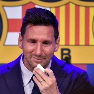 মেসির ফেরা আটকে দেন লাপোর্তা