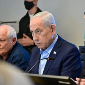 যুদ্ধ এখনো শেষ হয়নি, মৃত্যু বা আহতের গুঞ্জনের মধ্যেই ইরানকে নেতানিয়াহুর হুমকি